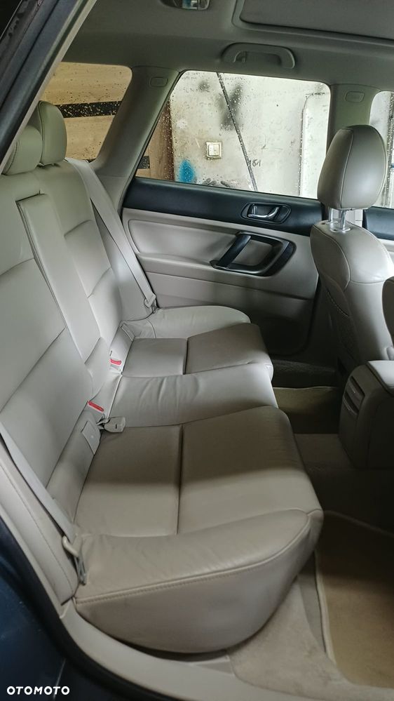 Subaru Outback 3.0 H6 - 14