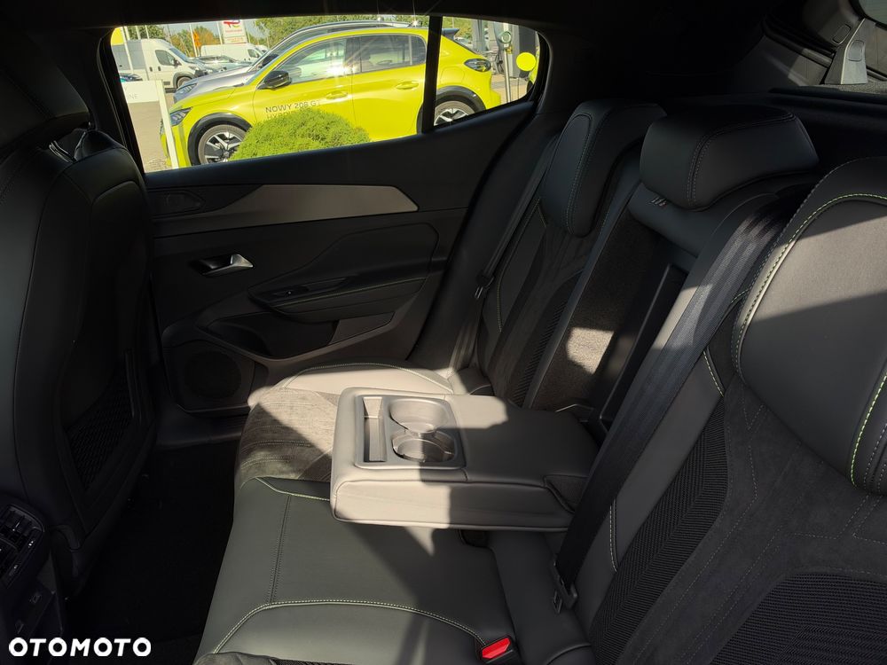 Peugeot 408 - 16