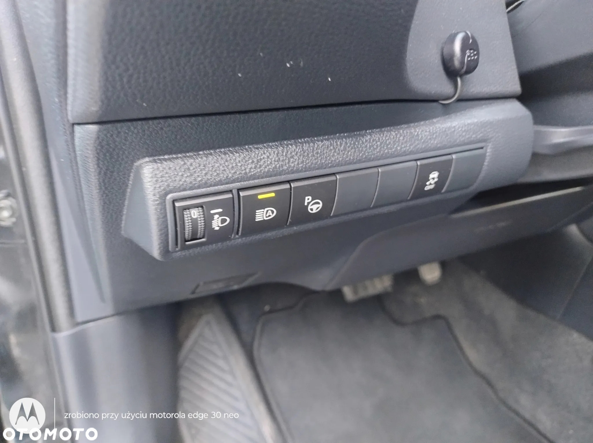 Toyota Corolla 2.0 Hybrid Style - 28