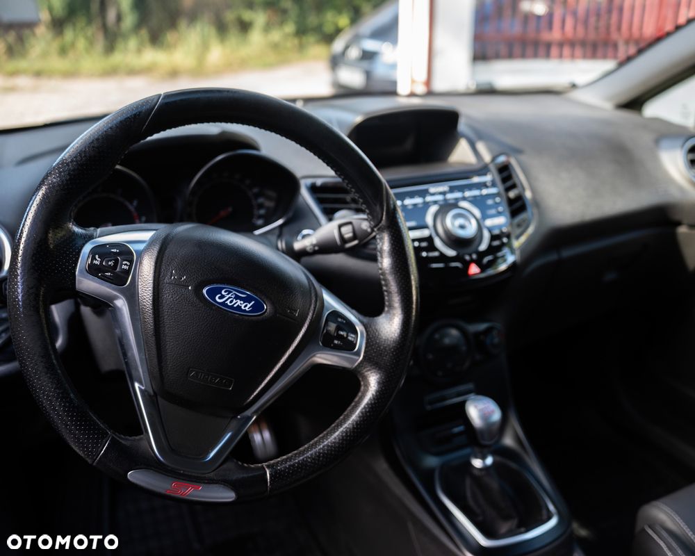 Ford Fiesta ST - 10
