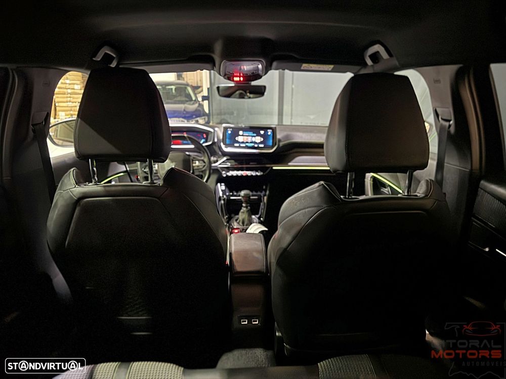 Peugeot 2008 1.2 PureTech GT - 37