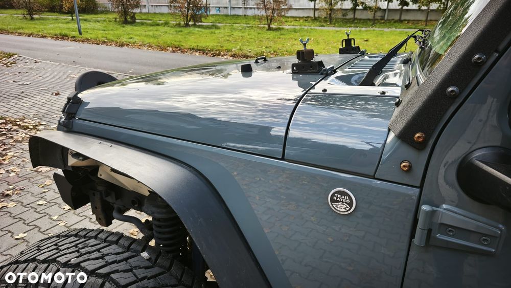 Jeep Wrangler - 12