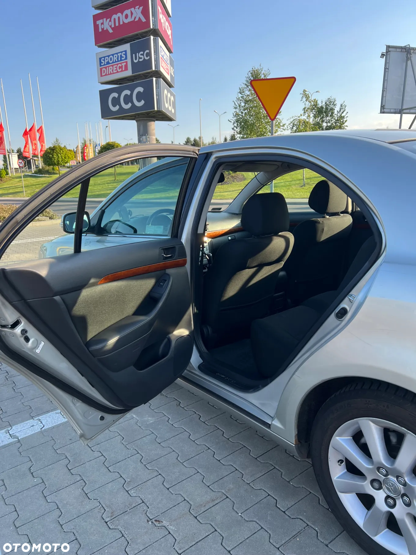 Toyota Avensis 1.8 VVT-i Sol - 14