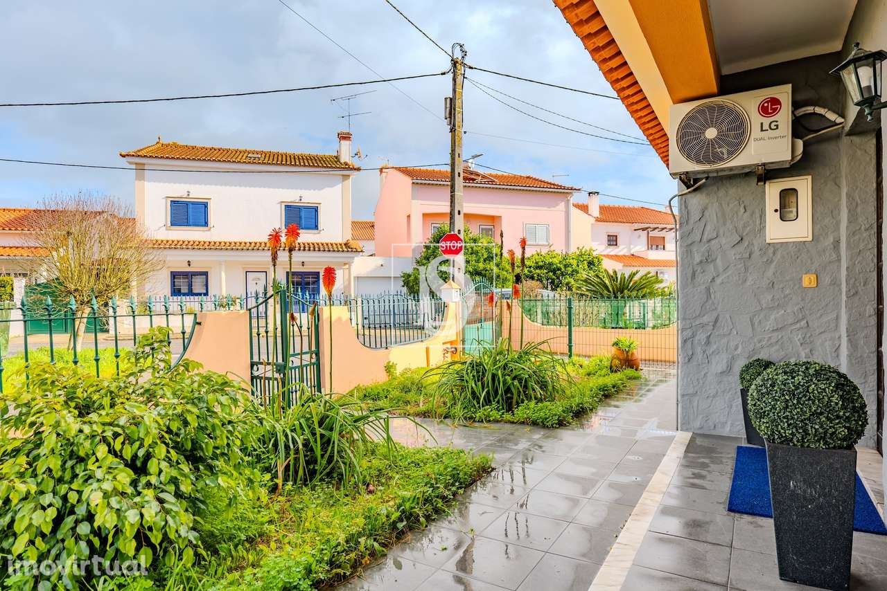 Moradia T3 + Lote Urbano 384m2 | Urb. Casal Tocha, Torres Novas - Grande imagem: 2/31