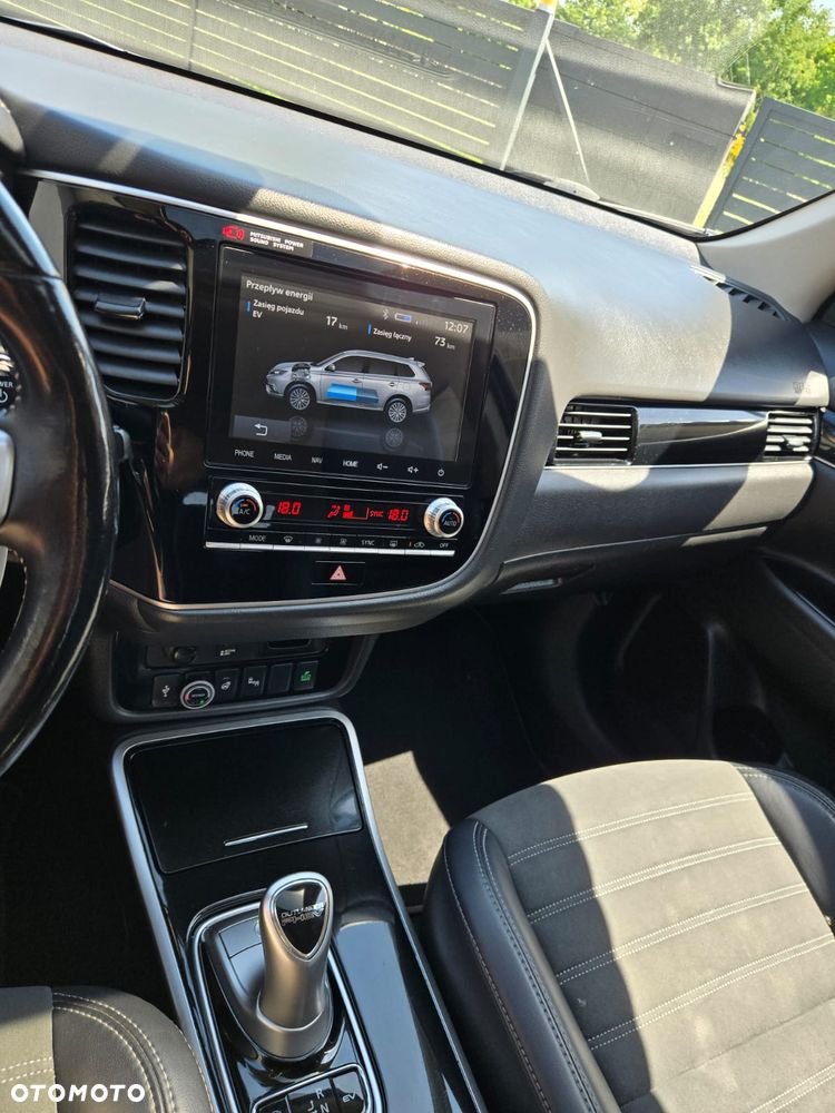 Mitsubishi Outlander Intense + - 17