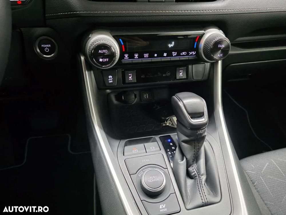 Toyota RAV4 - 11