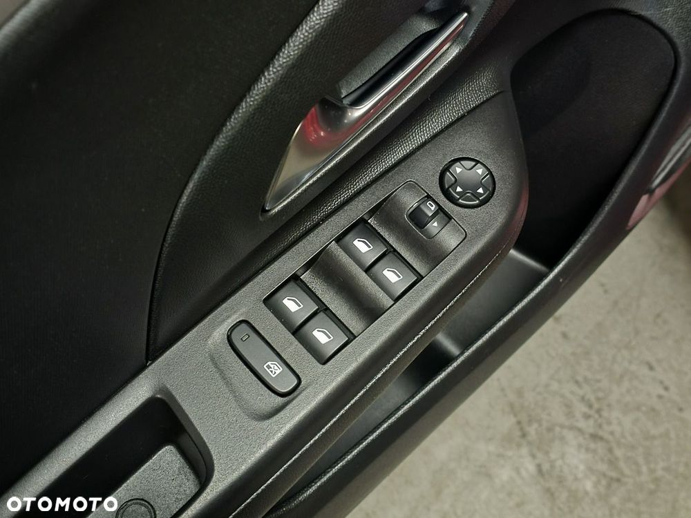 Opel Corsa 1.2 Elegance S&S - 13
