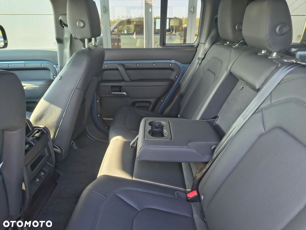 Land Rover Defender 3.0 D250 mHEV X-Dynamic SE - 15