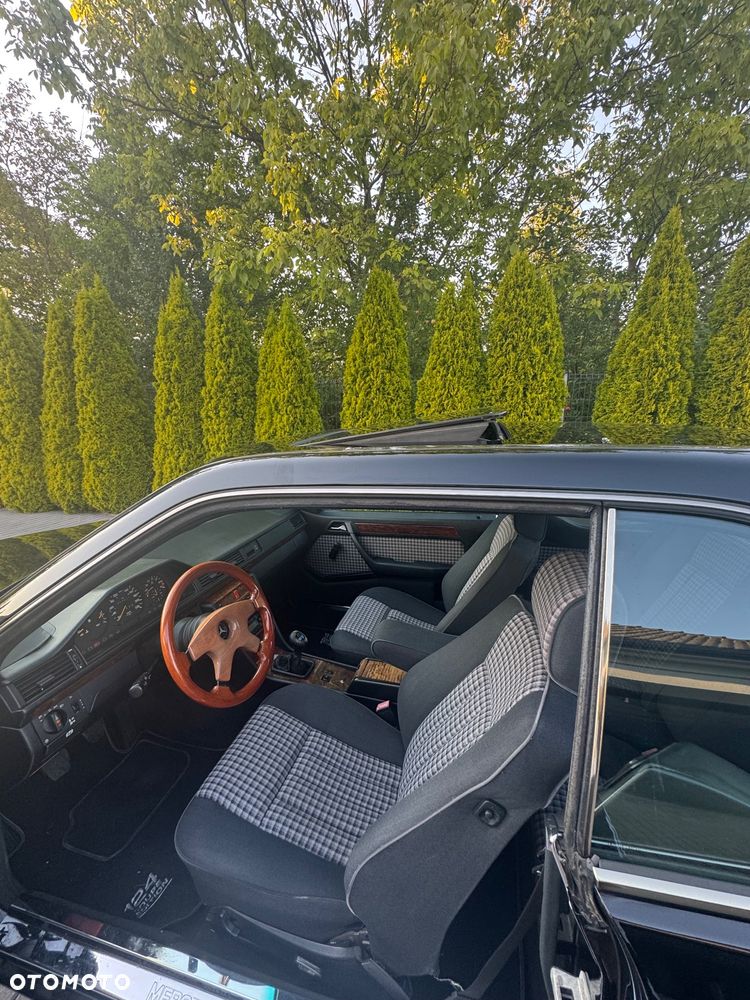 Mercedes-Benz W124 (1984-1993) - 14