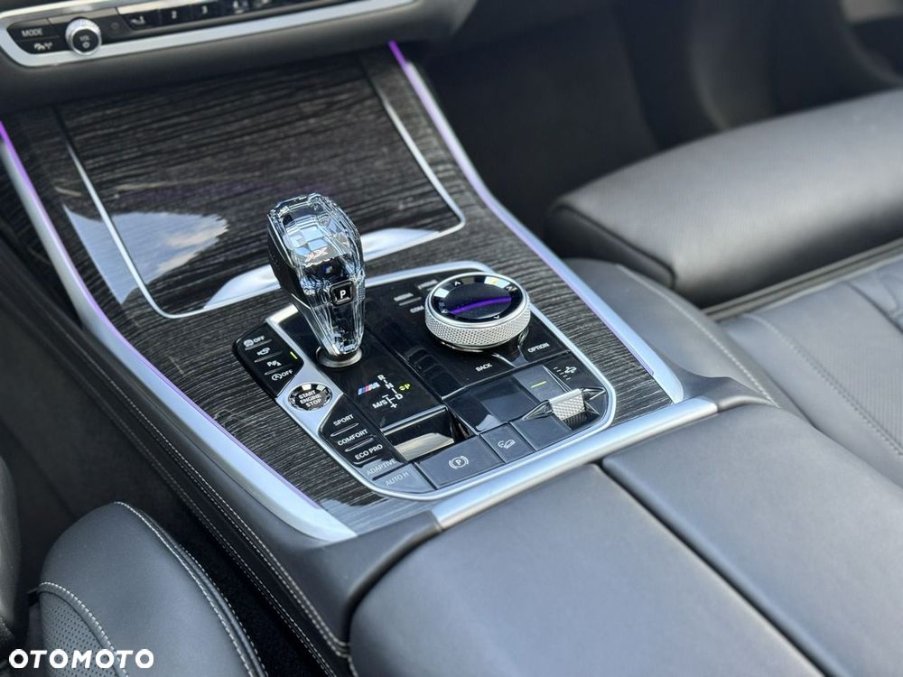 BMW X7 M50d sport - 39
