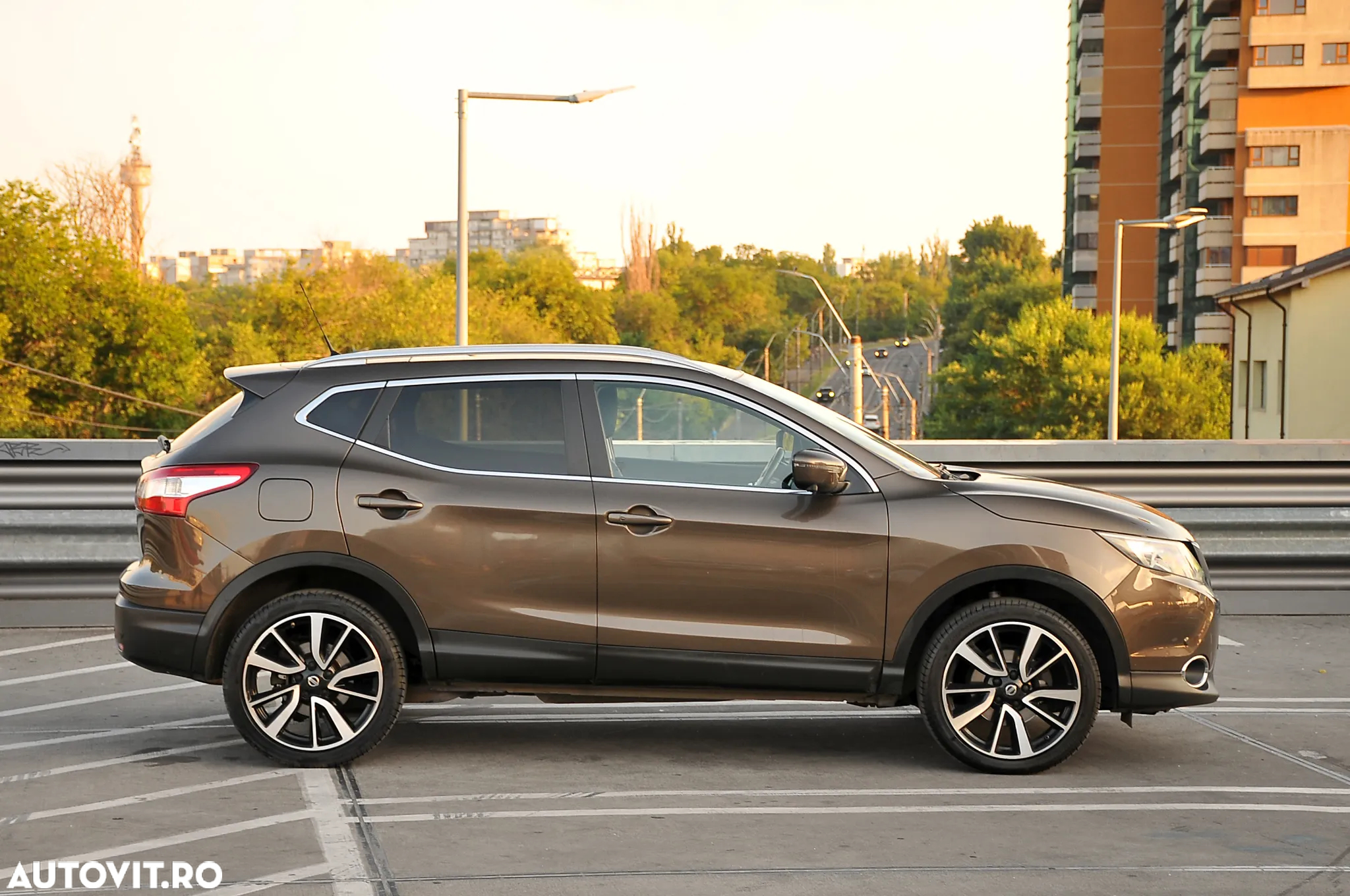 Nissan Qashqai 1.6 DIG-T TEKNA - 2