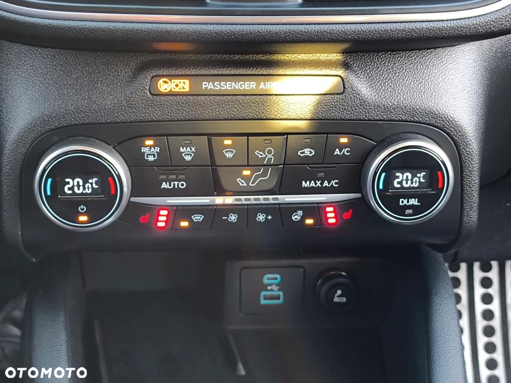 Ford Kuga 2.0 EcoBlue 4x4 TITANIUM X - 16