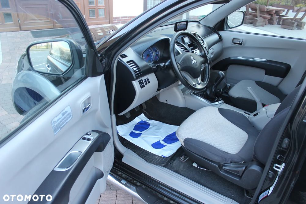 Mitsubishi L200 Pick Up 4x4 Intense Club Cab - 6