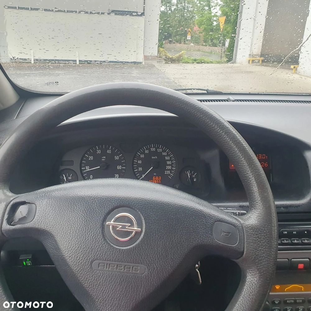 Opel Zafira 1.8 16V Comfort - 21