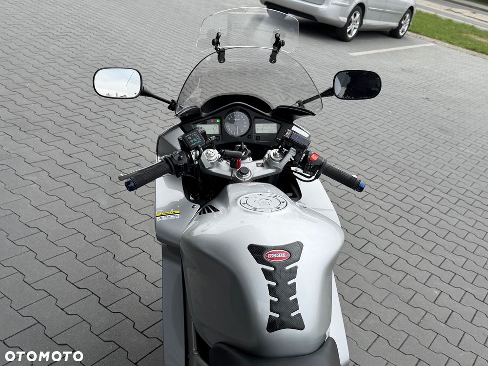 Honda VFR - 23