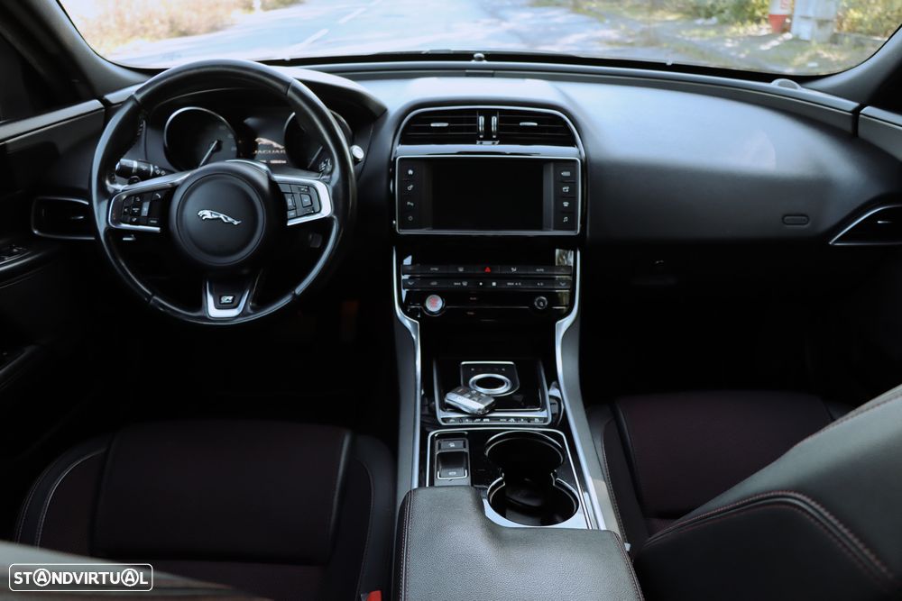 Jaguar XE 2.0 D R-Sport Aut. - 9