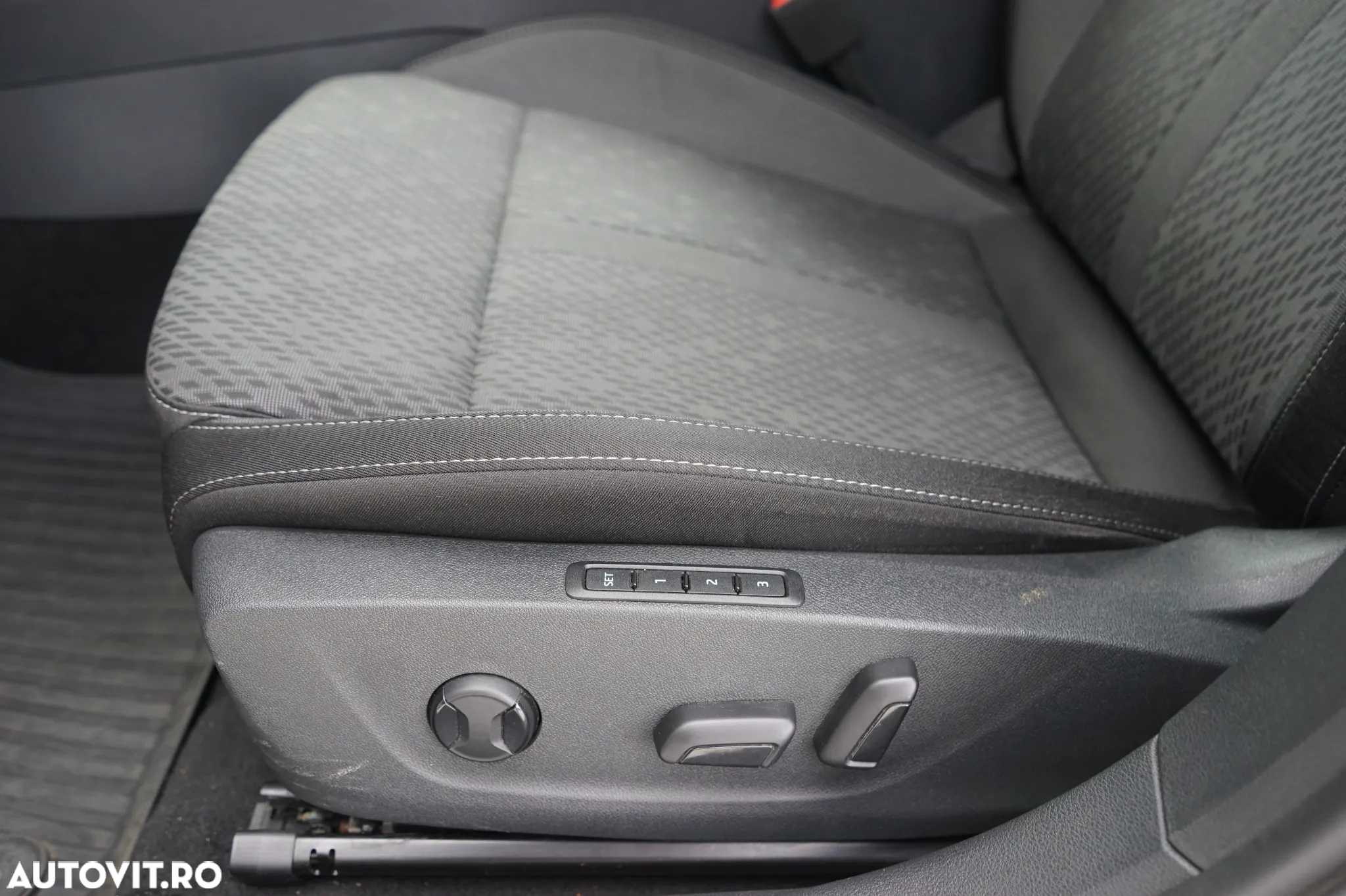 Skoda Octavia Combi Diesel 2.0 TDI DSG Style - 12