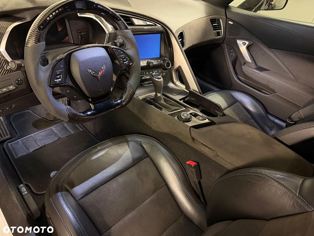 Chevrolet Corvette - 17