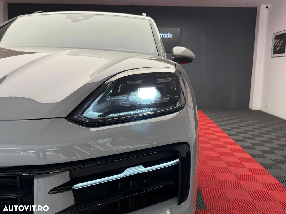 Porsche Cayenne E-Hybrid - 12