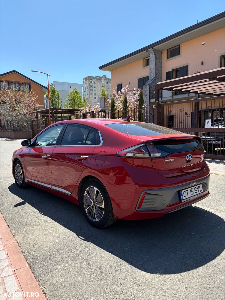 Hyundai IONIQ - 8