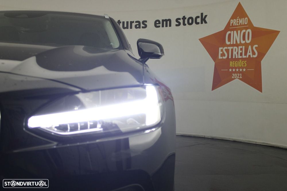 Volvo V90 2.0 T8 Momentum Plus AWD Geartronic - 27