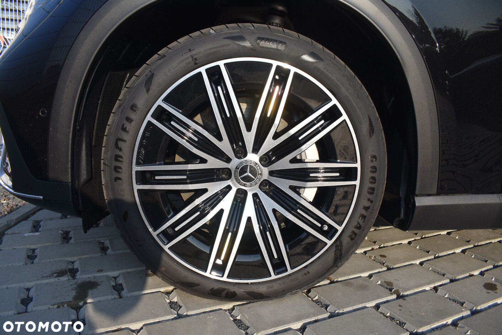 Mercedes-Benz EQE - 11