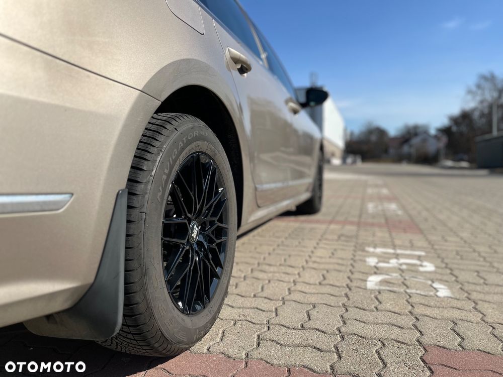 Volkswagen Passat 1.8 TSI (BlueMotion Technology) DSG Comfortline - 13