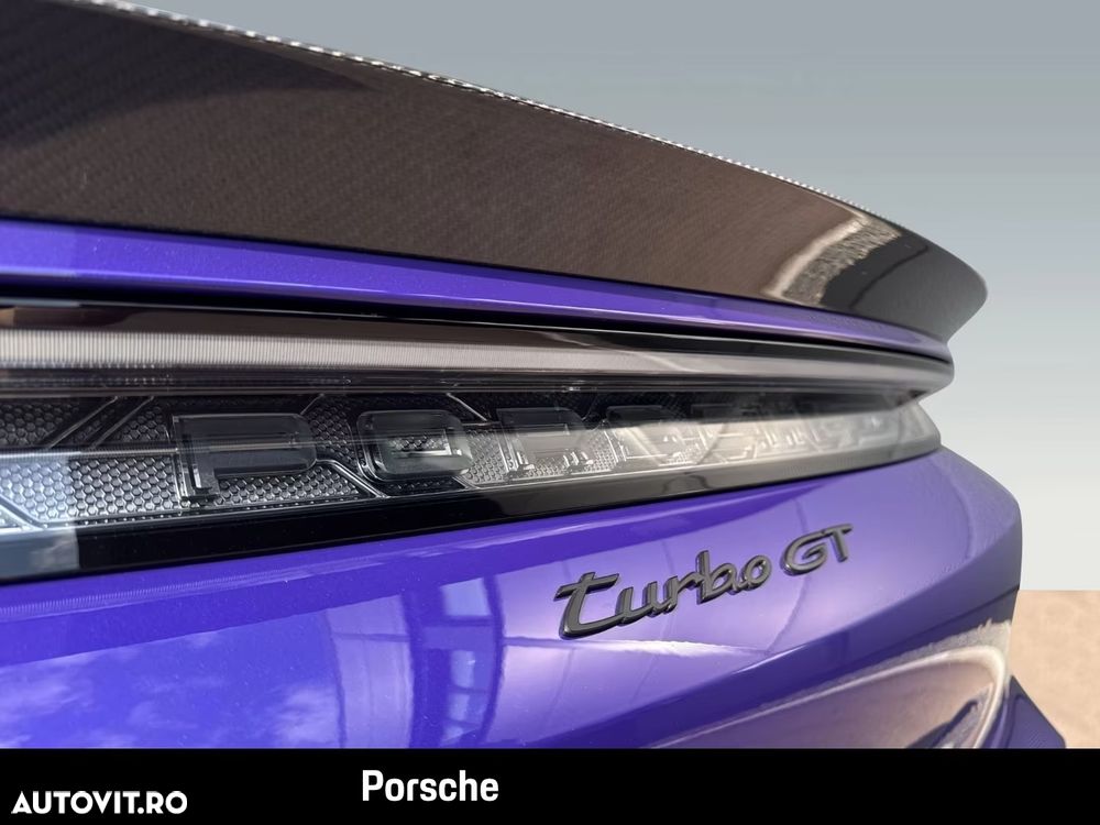 Porsche Taycan Turbo GT - 7