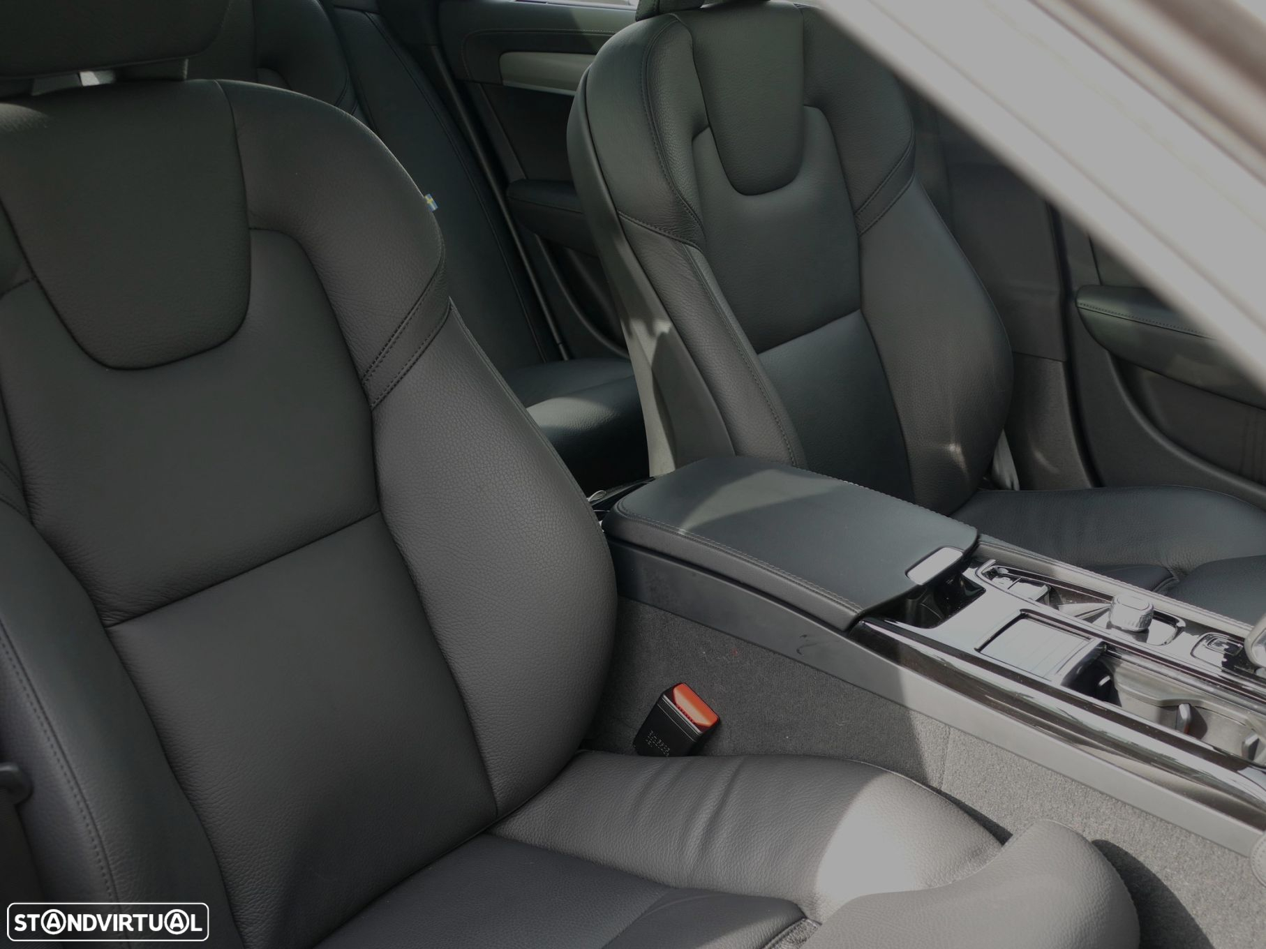 Volvo V90 2.0 T8 PHEV Plus Dark AWD - 14