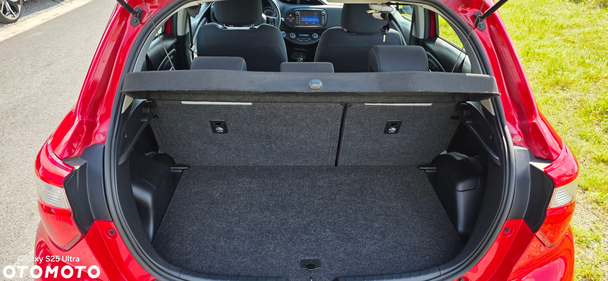 Toyota Yaris 1,5-Dual-VVT-iE Multidrive S Team Deutschland - 12