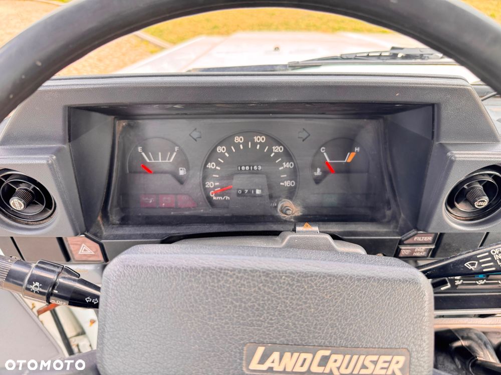 Toyota Land Cruiser - 9