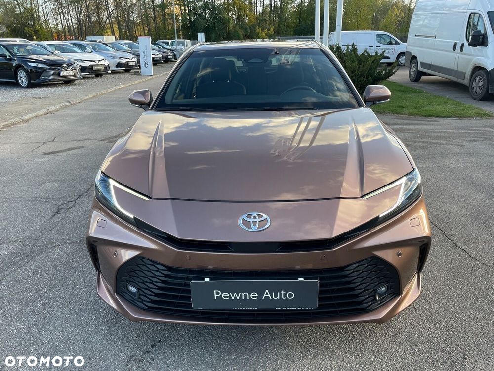 Toyota Camry - 10