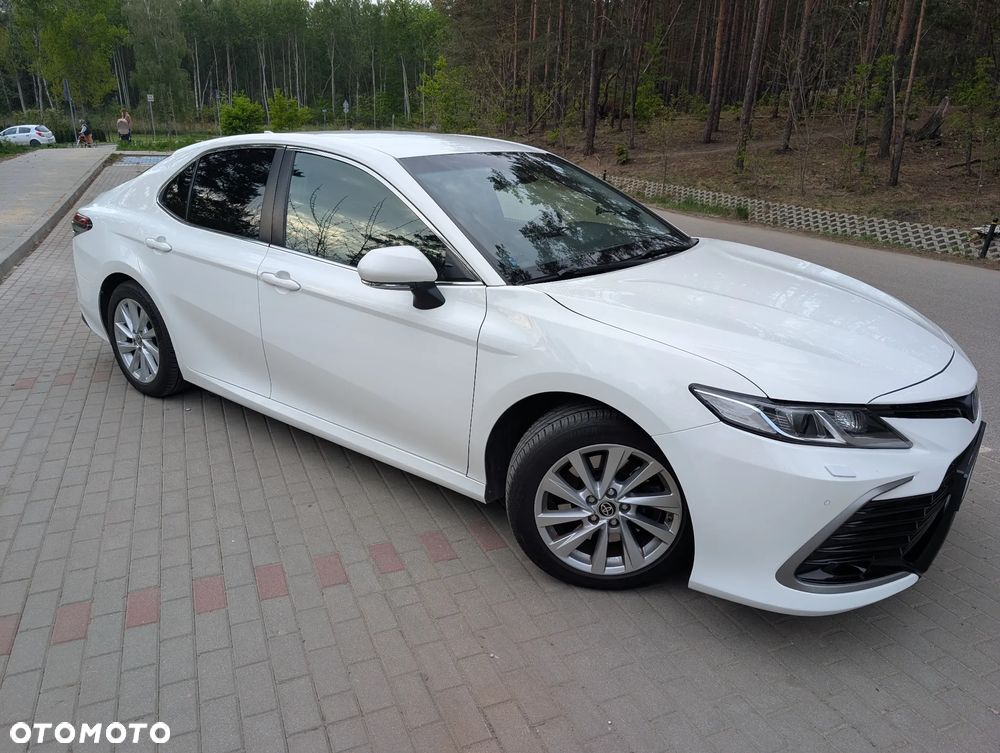 Toyota Camry 2.5 Hybrid Comfort CVT - 2
