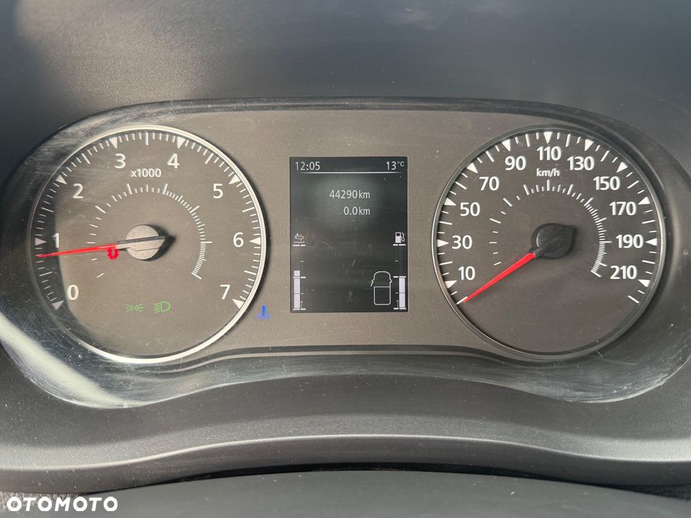 Nissan Interstar - 11