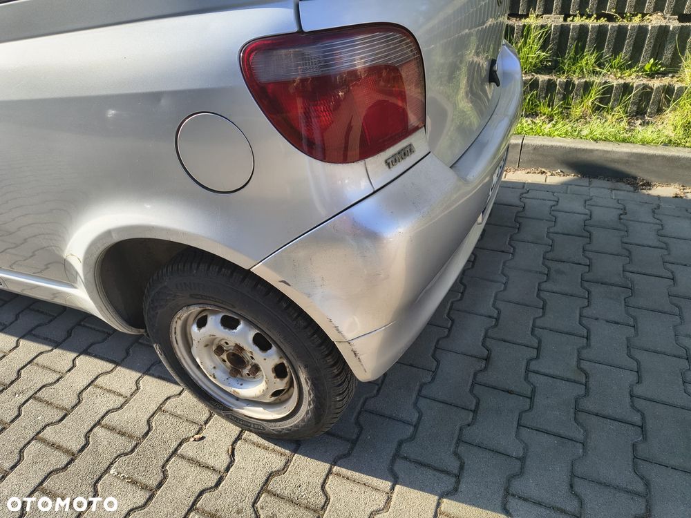 Toyota Yaris 1.0 Base - 5