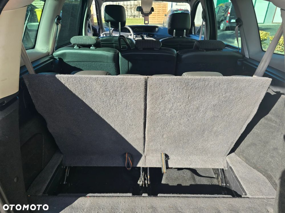 Renault Grand Scenic - 22