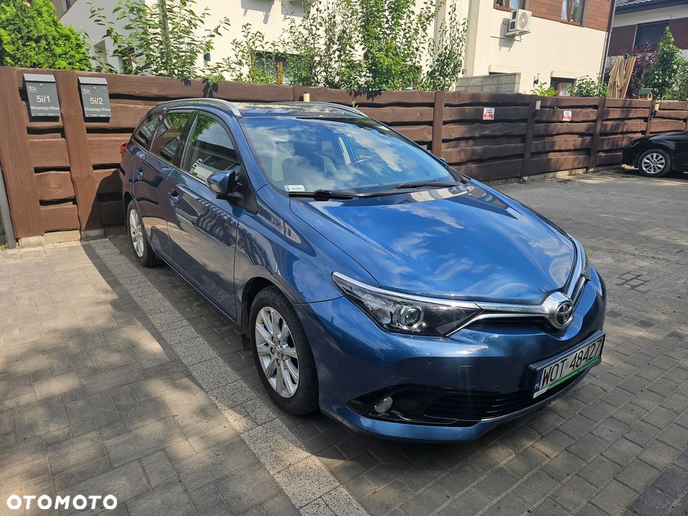 Toyota Auris 1.6 Premium MS - 2