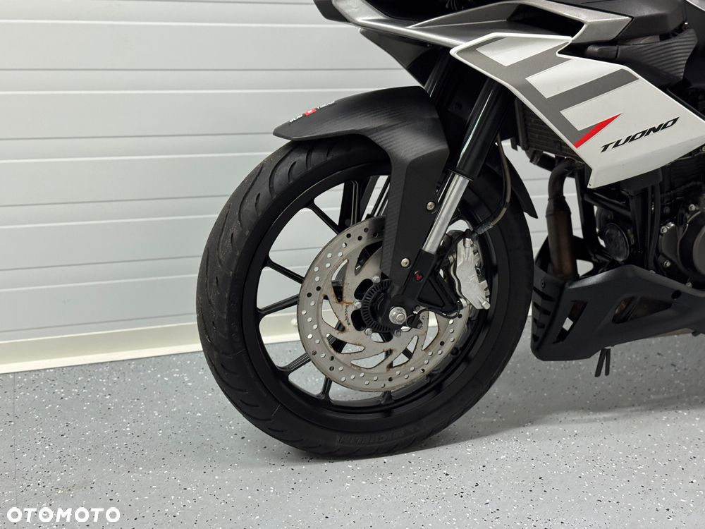 Aprilia Tuono - 17