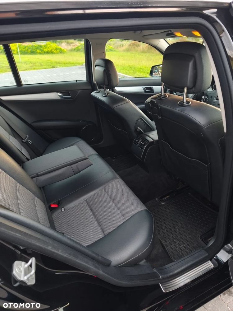 Mercedes-Benz Klasa C 180 CGI Automatik BlueEFFICIENCY Avantgarde - 7