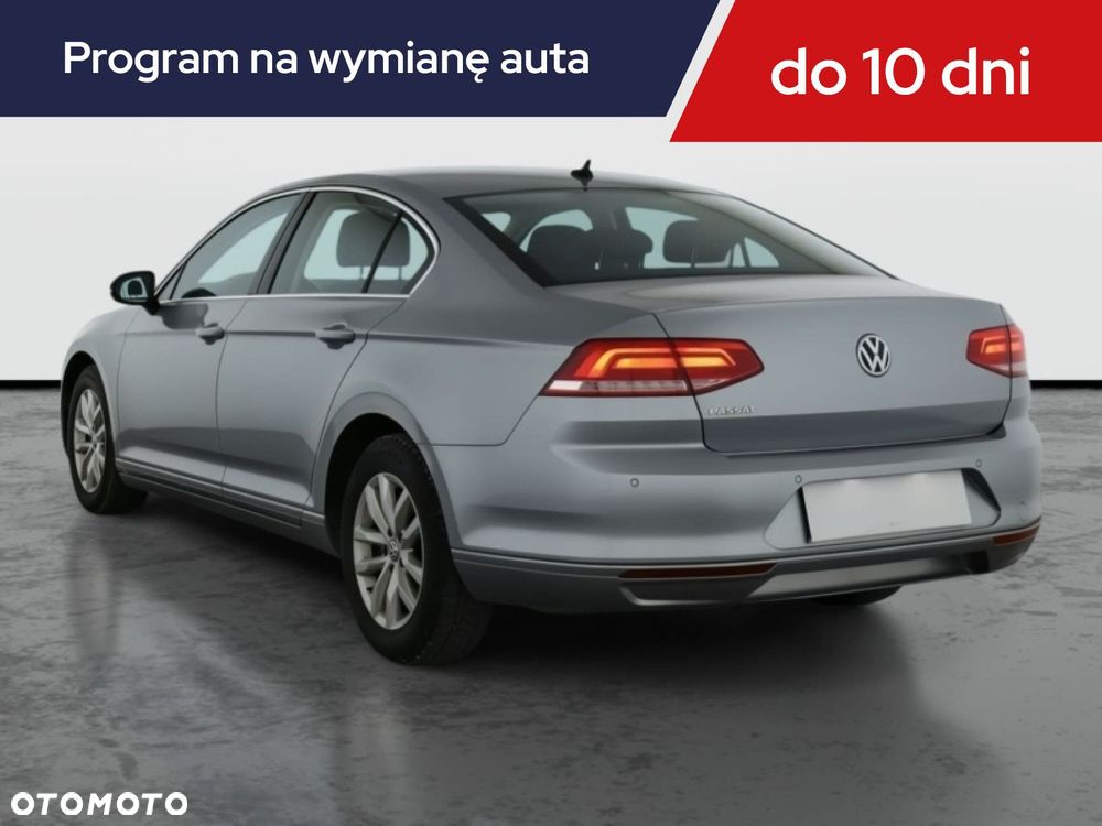 Volkswagen Passat - 6