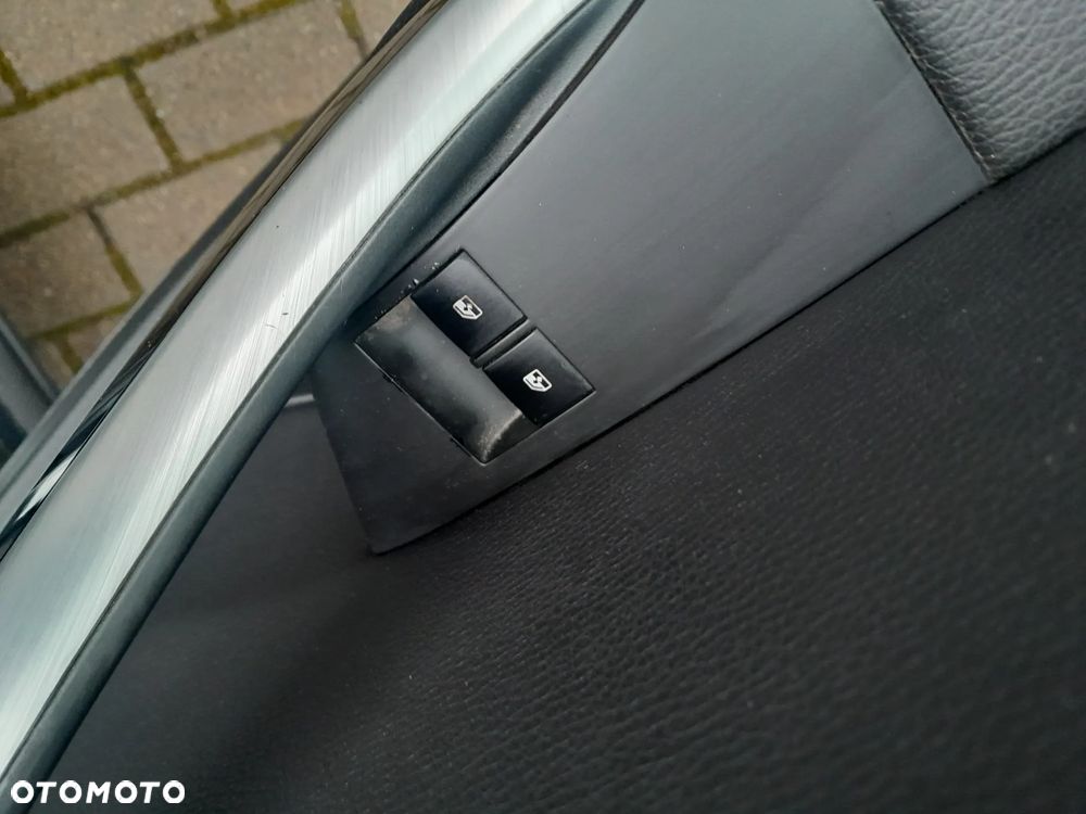 Opel Astra 1.6 Turbo Edition - 10