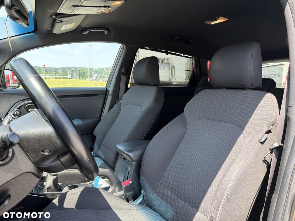 Kia Carens 1.6 GDI Business Line EU6 - 12