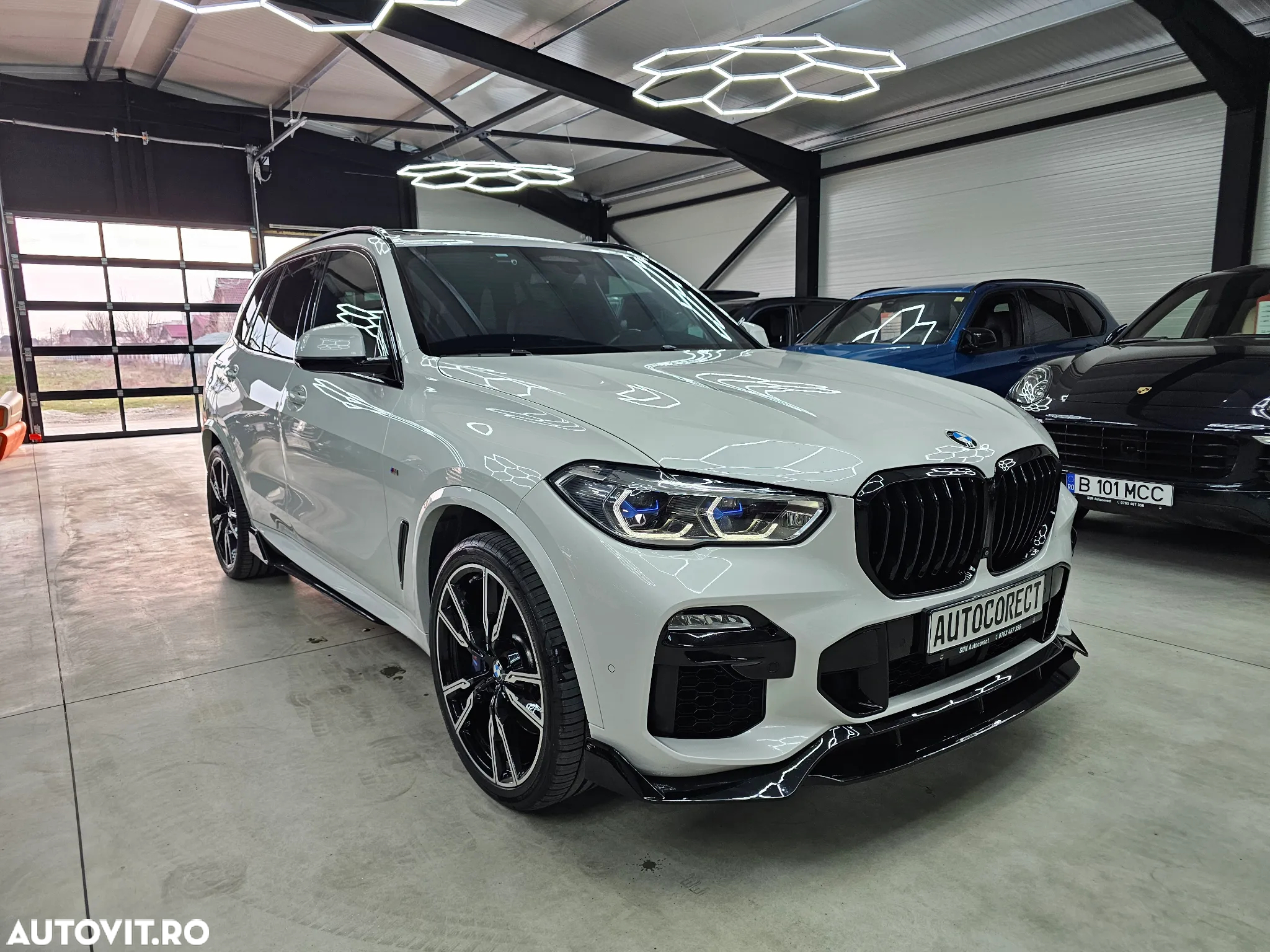 BMW X5 M M50i - 2