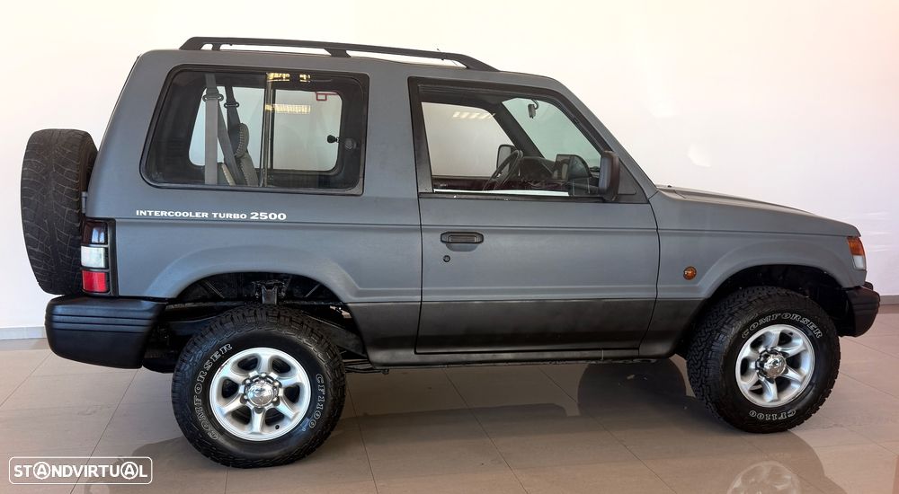 Mitsubishi Pajero 2.5 TDi GLX - 4