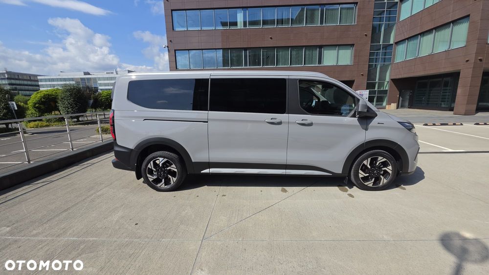 Ford Tourneo Custom - 9