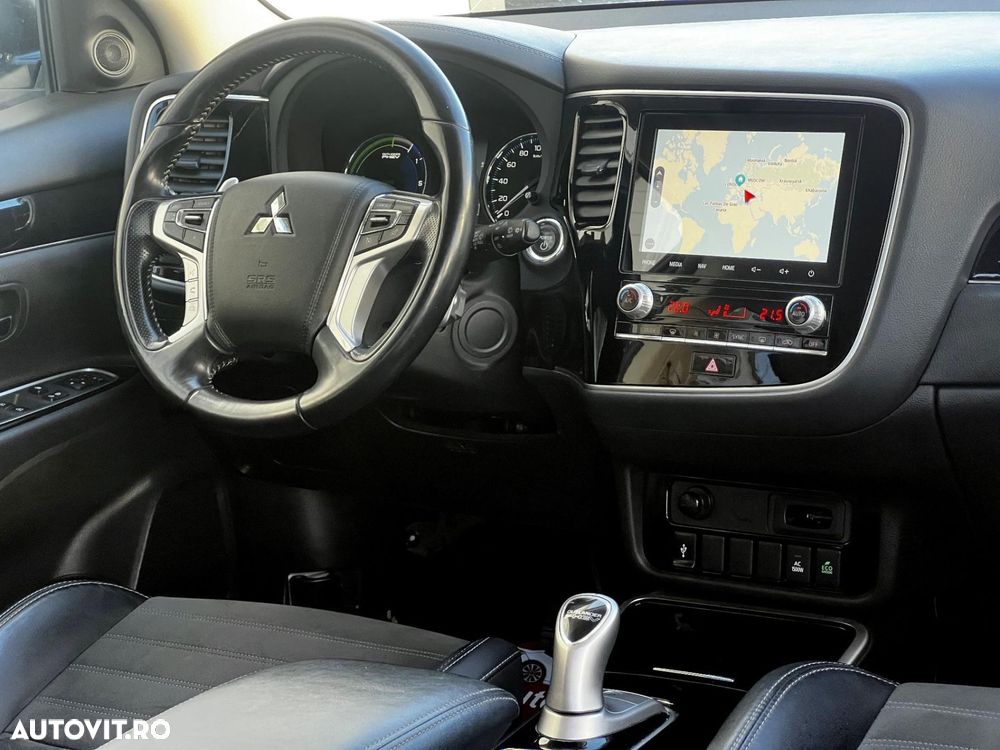 MITSUBISHI Outlander 2019 — imagine 8
