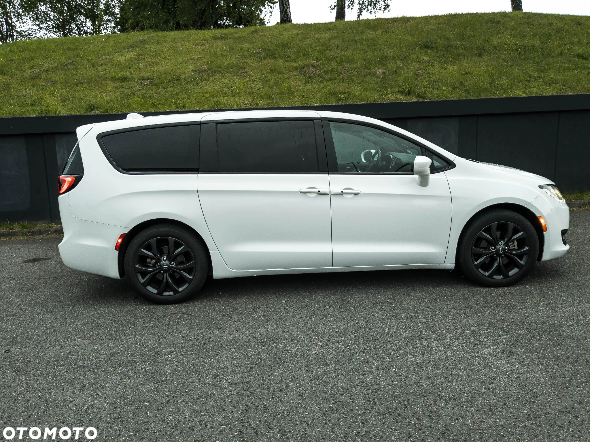 Chrysler Pacifica - 15