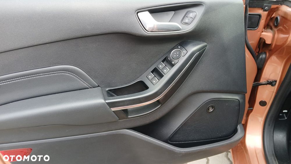 Ford Fiesta 1.0 EcoBoost S&S TITANIUM - 11