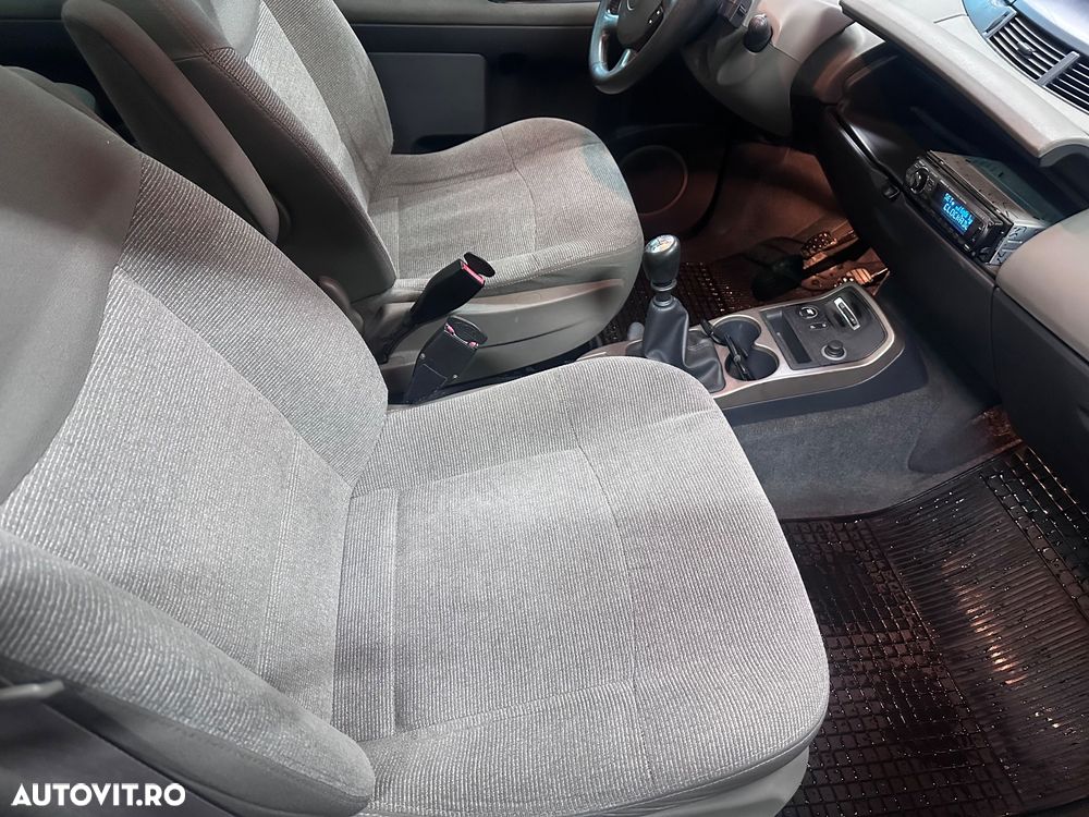 Renault Espace 1.9 dCi Expression L - 10