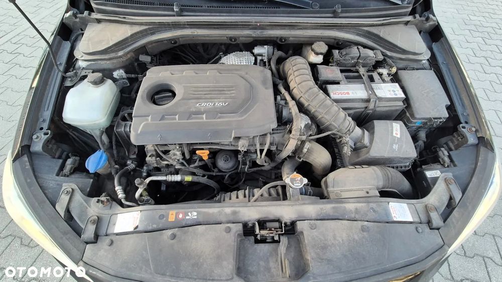 Hyundai Elantra 1.6 CRDi Style - 23